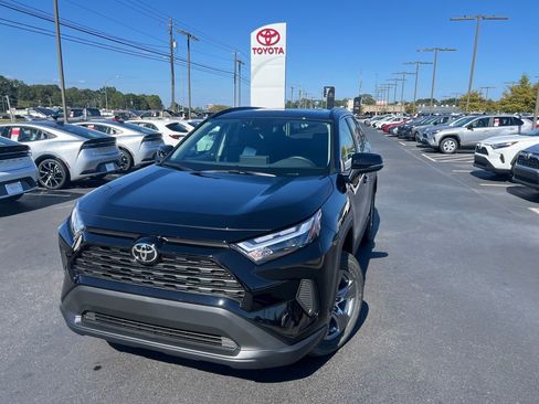 New 2025 Toyota RAV4 XLE image 1