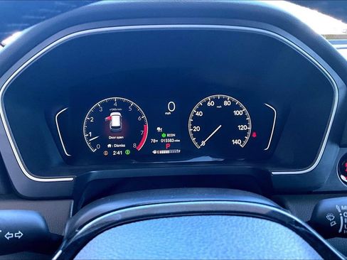 Used 2025 Honda Pilot Touring image 9