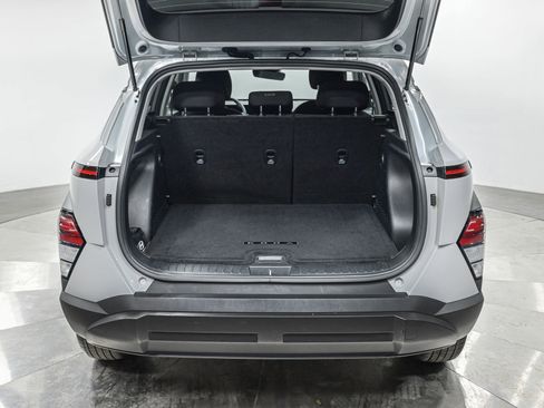 Used 2024 Hyundai Kona SEL FWD image 6