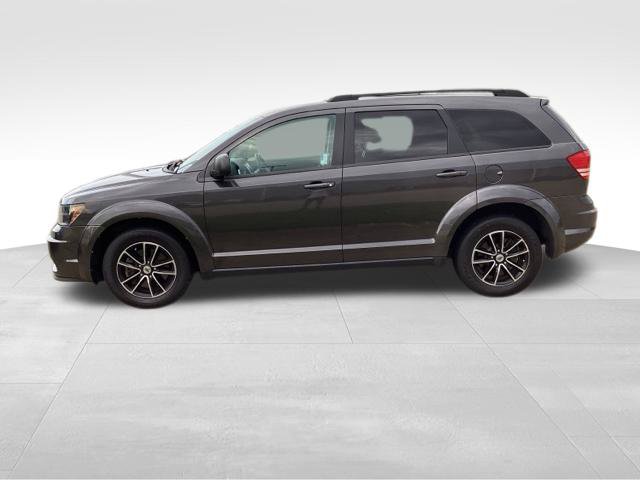 Used 2018 Dodge Journey SE w/ Connectivity Group FWD image 1