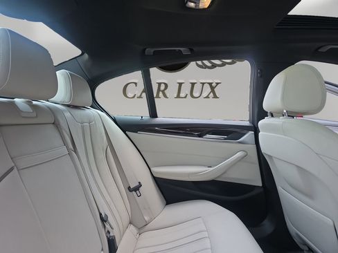 Used 2019 BMW 530i w/ Convenience Package RWD image 18