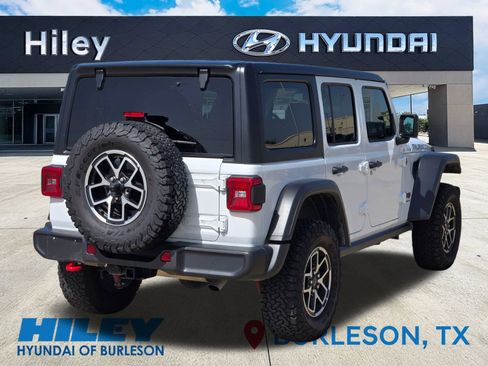 Used 2026 Jeep Wrangler Unlimited Rubicon AWD/4WD image 4