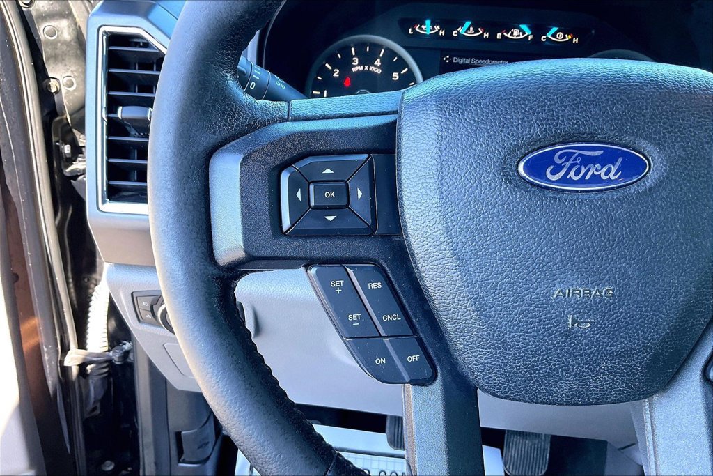 Used 2016 Ford F150 XLT w/ Equipment Group 302A Luxury AWD/4WD image 13