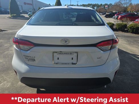 Used 2025 Toyota Corolla LE image 5