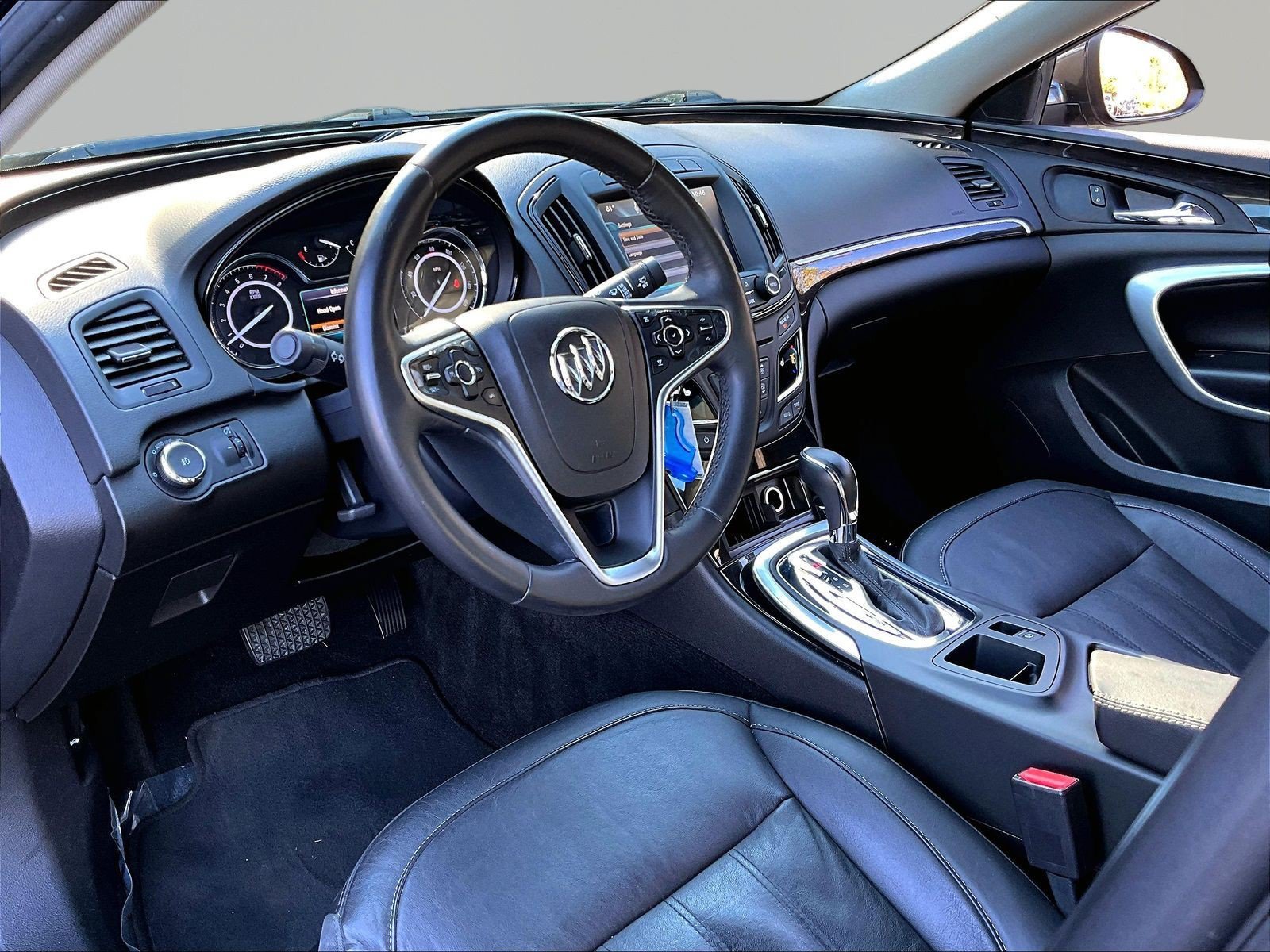 Used 2017 Buick Regal Sport Touring FWD image 17