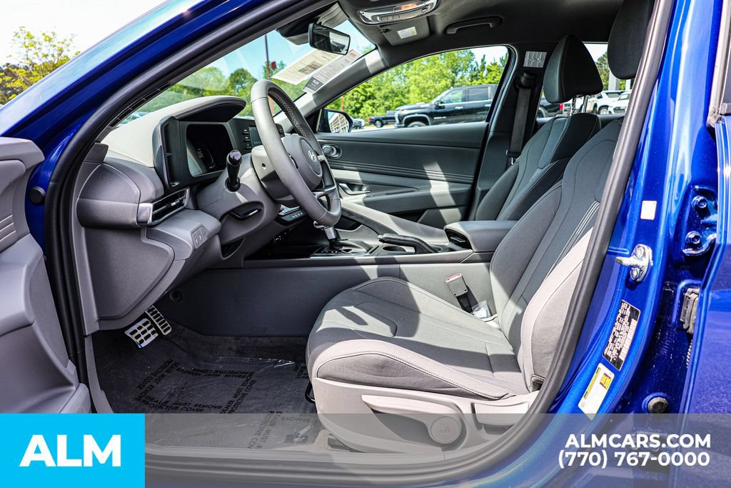 Used 2025 Hyundai Elantra Sport FWD image 17