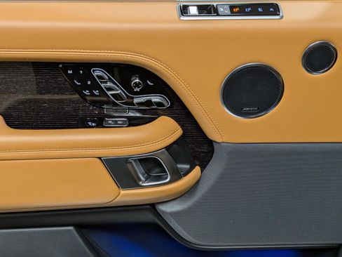 Used 2021 Land Rover Range Rover Autobiography Fifty Edition image 20