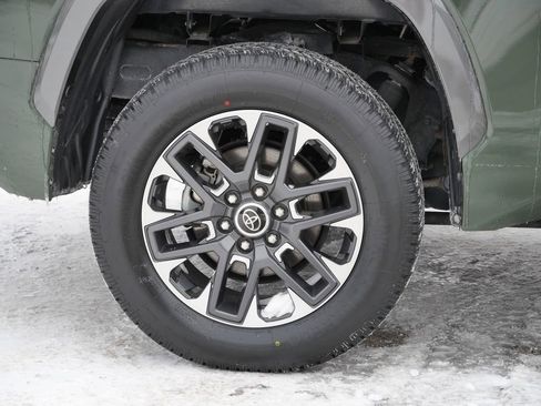 Used 2022 Toyota Tundra Limited AWD/4WD image 12