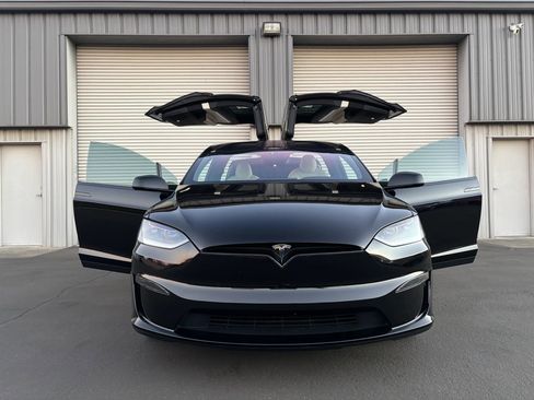 Used 2024 Tesla Model X Plaid image 6