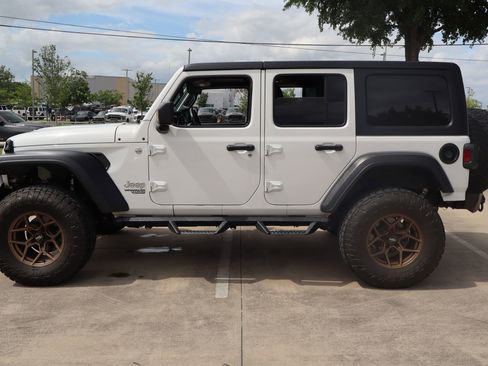 Used 2019 Jeep Wrangler Unlimited Sport S AWD/4WD image 7