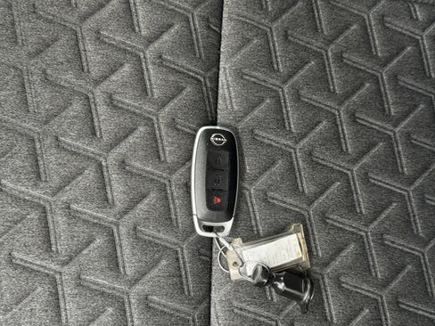 Used 2025 Nissan Kicks SV AWD/4WD image 21