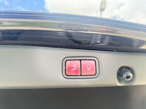 Used 2020 Mercedes-Benz E 350 Sedan w/ Parking Assistance Package image 72