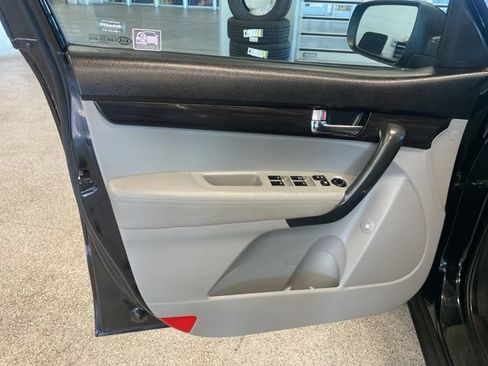 Used 2013 Kia Sorento LX AWD/4WD image 22