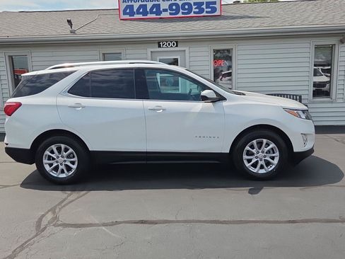 Used 2020 Chevrolet Equinox LT FWD image 2