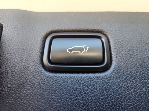 Used 2016 Kia Sorento SX image 29