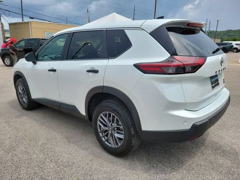 Used 2024 Nissan Rogue S AWD/4WD image 7