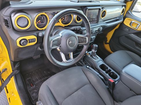Used 2020 Jeep Wrangler Unlimited Sahara AWD/4WD image 8