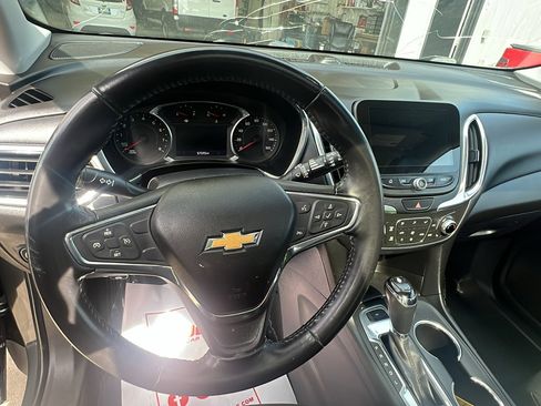 Used 2019 Chevrolet Equinox LT w/ Sun & Navigation Package image 14