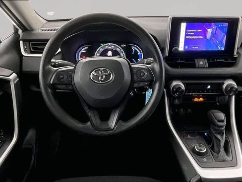 Used 2024 Toyota RAV4 LE AWD/4WD image 8