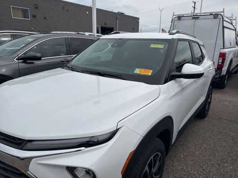 Used 2024 Chevrolet TrailBlazer LT w/ LT Cold Weather Package FWD image 24