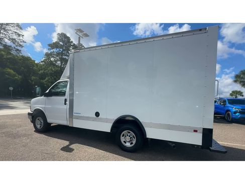 New 2025 Chevrolet Express 3500 Work Van w/ Power Convenience Package image 5