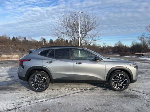 New 2026 Chevrolet Trax RS w/ Sunroof Package image 3