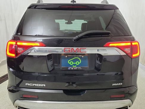 Used 2017 GMC Acadia Denali w/ Technology Package image 5