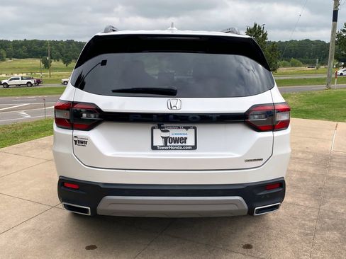 Used 2023 Honda Pilot Touring image 5
