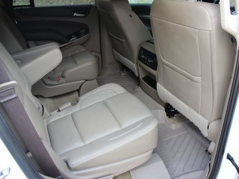 Used 2018 Chevrolet Tahoe Premier AWD/4WD image 30