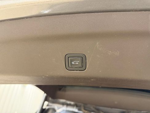 Used 2021 Chevrolet Tahoe Z71 AWD/4WD image 22