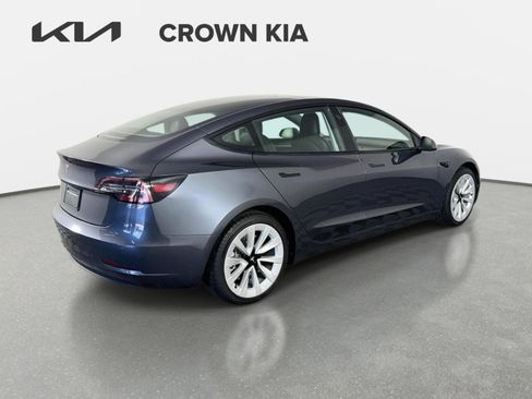 Used 2022 Tesla Model 3 Standard Range RWD image 5