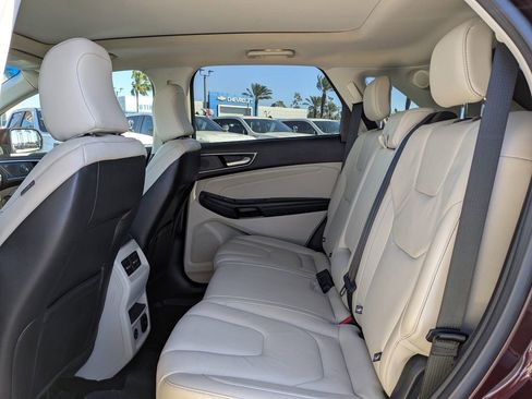 Used 2022 Ford Edge Titanium image 15