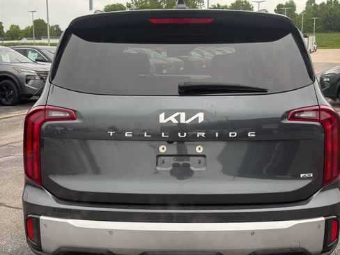Used 2023 Kia Telluride S AWD/4WD image 7