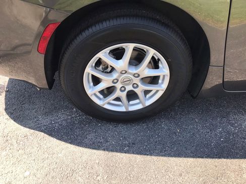 Used 2021 Chrysler Voyager Lxi FWD image 44