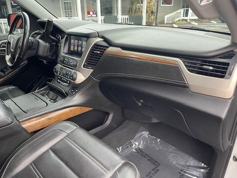 Used 2019 GMC Yukon XL Denali w/ Denali Ultimate Package image 24