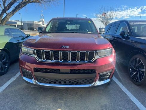 Used 2022 Jeep Grand Cherokee L Limited image 2