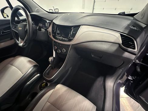 Used 2019 Chevrolet Trax LT w/ LT Convenience Package AWD/4WD image 26