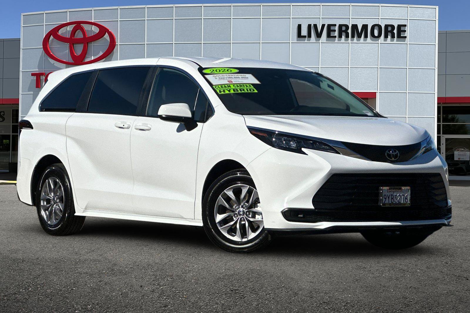 Certified 2026 Toyota Sienna LE FWD image 2