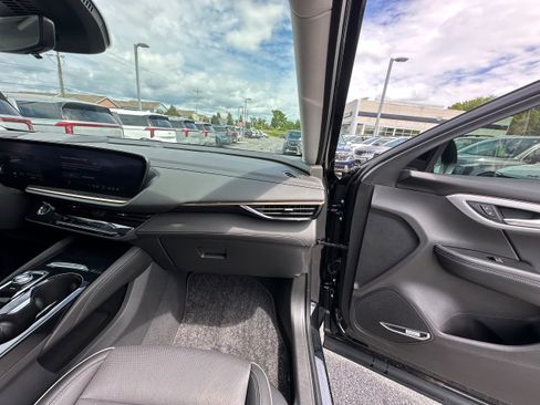 Used 2024 Buick Envision Avenir AWD/4WD image 20