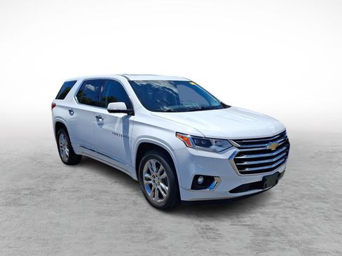 Used 2018 Chevrolet Traverse High Country w/ LPO, Cargo Package AWD/4WD image 2