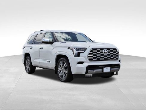 Used 2025 Toyota Sequoia Capstone w/ Tow Technology Package AWD/4WD image 1