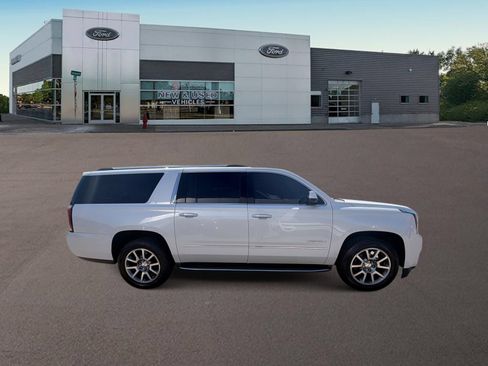Used 2016 GMC Yukon XL Denali w/ Open Road Package AWD/4WD image 10