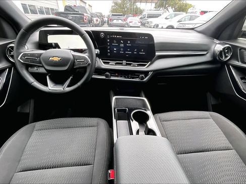 Used 2025 Chevrolet Equinox LT image 15