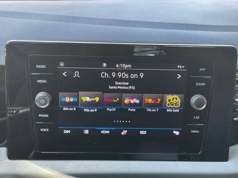 Used 2025 Volkswagen Jetta SE image 21