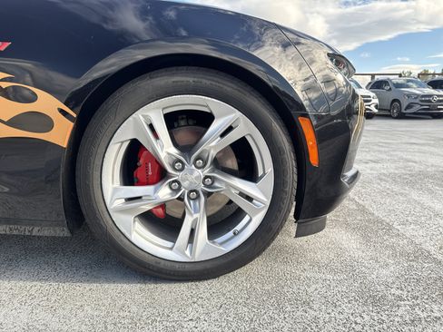 Used 2021 Chevrolet Camaro LT w/ RS Package RWD image 6