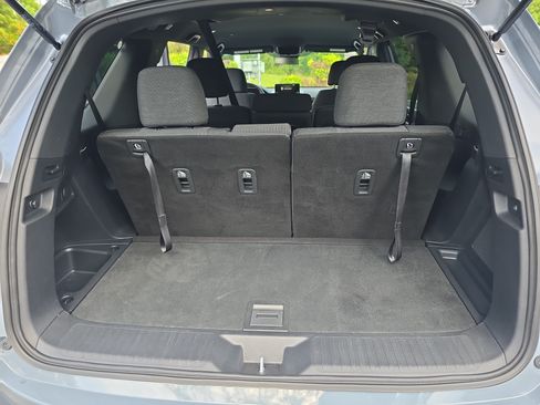 Used 2025 Honda Pilot Sport image 13