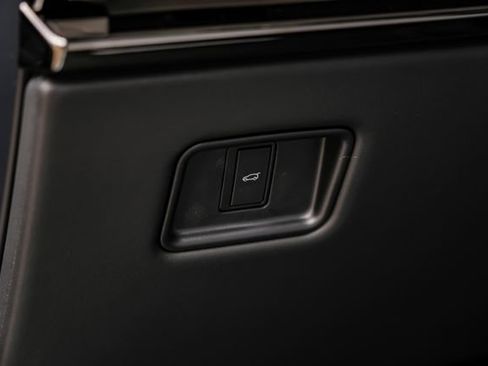 New 2026 Land Rover Range Rover Sport SE AWD/4WD image 33