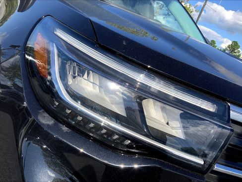 New 2025 Ford Explorer Active w/ Active Comfort Package image 13