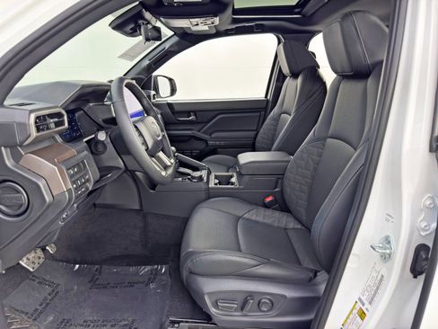 Used 2024 Toyota Tacoma TRD Sport w/ TRD Sport Premium Package image 17