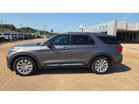 Used 2024 Ford Explorer Limited w/ Limited Technology Package RWD image 2